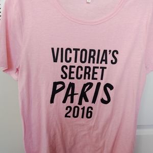 Victoria's Secret Fashion show in Paris Very sought after Comes with free gift